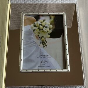 Lenox picture frame 5x7 NWT